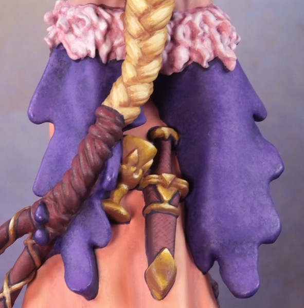 Hannah blue back cu.